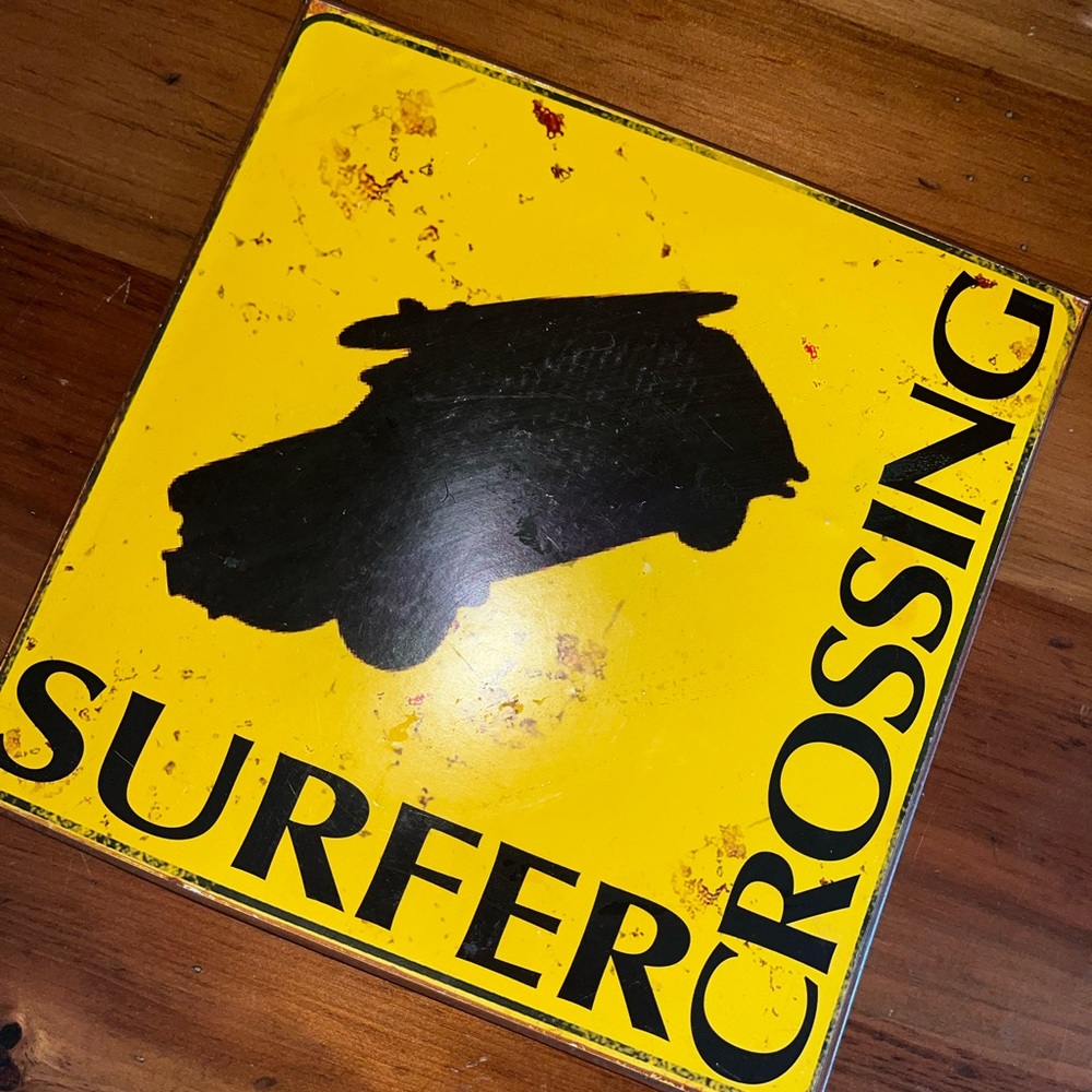 Surfer Crossing Sign - Picture 4 of 6